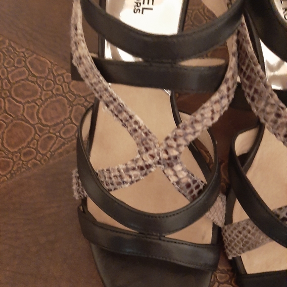 Michael kors heels - Picture 7 of 7